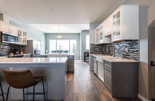 Silver Star Mountain Hotel | Bright & Cozy 3-Bedroom Townhome w/Ski-In/Ski-Out & Hot Tub
