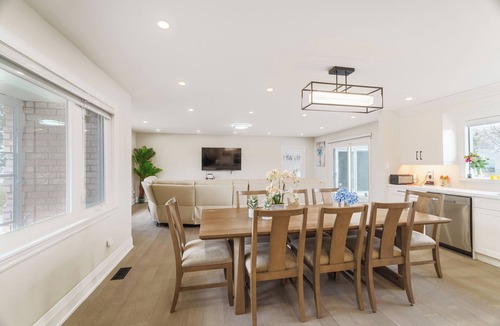Keswick Cottage | Bright Lakeside Cottage | 4br & 16 guest max | Private Dock & Nature Retreat