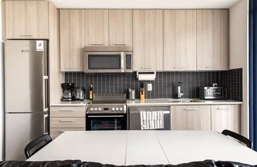 St. Lawrence Condo | Bright & Modern 1BR Condo with Free Parking
