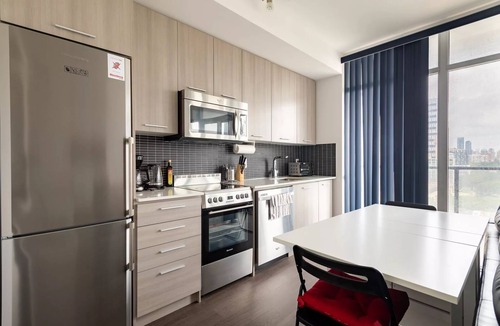 St. Lawrence Condo | Bright & Modern 1BR Condo with Free Parking