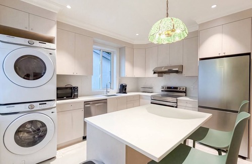 West Side House | Bright new 5BR Kerrisdale Entire House in Prestigious Vancouver West