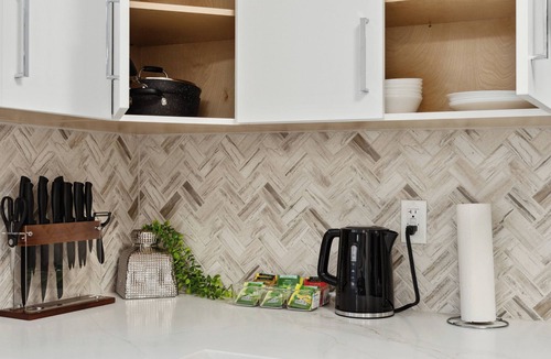 Burnaby House | Bright New Modern 2BR/2BA Family Stay with A/C | Close to SFU and Brentwood