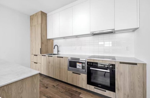 Riverside Condo | Bright, Spacious 3 Bedroom Penthouse in Vibrant Leslieville in Downtown Toronto