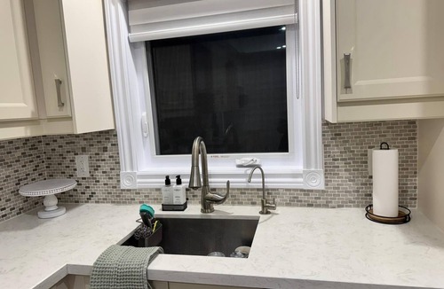 Wexford - Maryvale Hotel | Bright & Spacious Home for 4 Near DVP/401 Free Parking