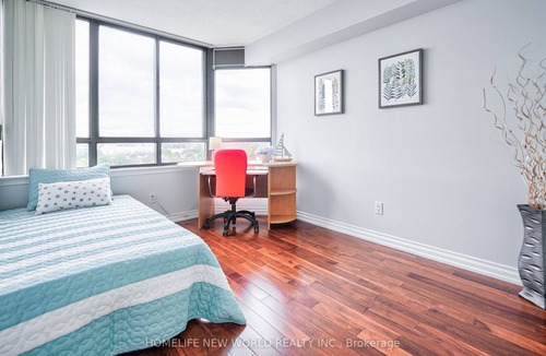 Steeles Condo | Bright specious 3 bedrooms condo close to amenities