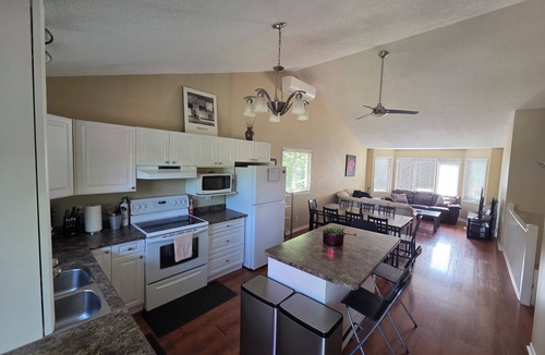 Collingwood House | Bright &Specious Family Home Close To Ski Hill