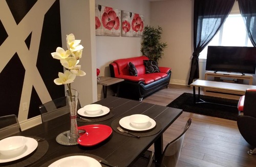 Downtown Ottawa Apartment | Bringing Sunshine into your ❤. Downtown retreat