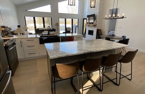 Grand Bend House | Burwell Hideaway Nordic Spa *HOT TUB * Sauna* Pool Table * Fireplace *