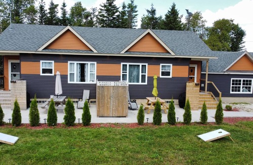 Deer Lake Apartment | By the Beach - Unit C