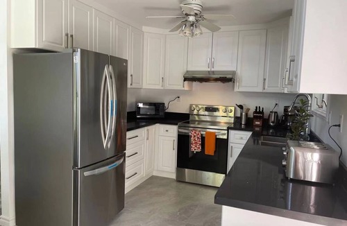 Lyndhurst Cottage | Serenity Awaits you at Grippen Lakehouse (Lakefront)