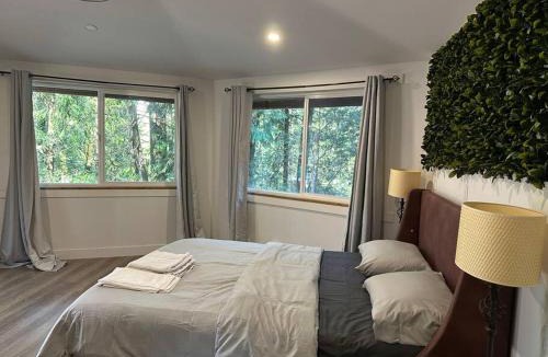 Cultus Lake House | Cabin in the woods @ Cultus Lake