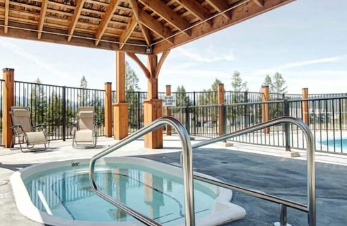 Radium Hot Springs Villa | Canyon Ridge - Outdoor Hot Tub, Seasonal Pool - Stay for 3 nights/Pay for 2*