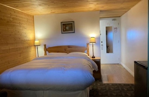 Ingonish Beach Hotel | Castle Rock Country Inn