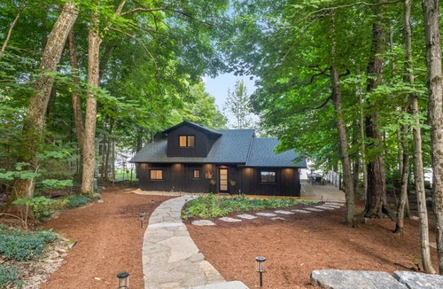 Bracebridge House | Cedar Sauna, Cedar Hot Tub, Lakeside Fire Pit, Private Beach | La Dolce Muskoka
