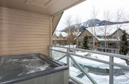 Village North Villa | Central, Cozy Townhouse-Private Hot Tub & Parking