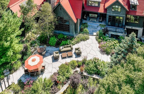 Muskoka Lakes Villa | Central Lake Joe! Ultra Chic! 7 Bdrm! Beach! 1400sqft Party Dock! Sauna!