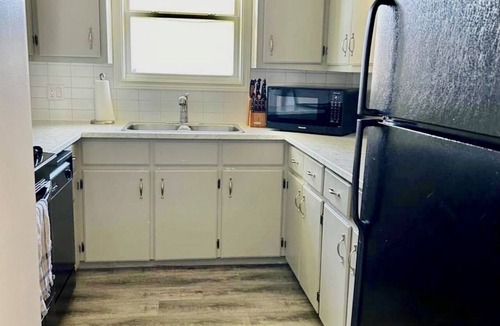 Summerside House | Centrally located, newly renovated 2 Bedroom, 1 bathroom