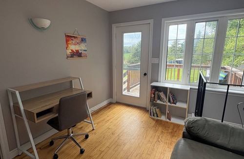 Crapaud Apartment | Centrally located, private entrace, 2min to Victoria by the Sea