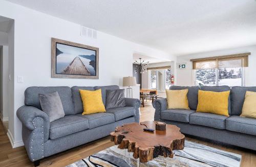 The Blue Mountains House | Chalet Blue Mountain 3BR & 3BTH Walk-in to Village