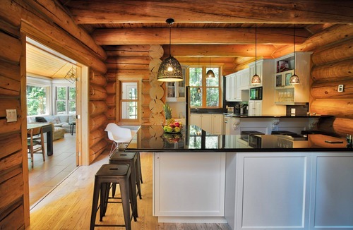 Fiddler Lake Resort Ski Chalet | Chalet Silver Fox at Fiddler Lake with Hot Tub, Sauna, and Private Pool