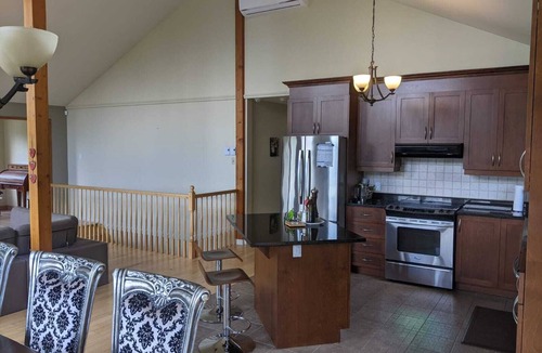 Saint-Sauveur Ski Chalet | Chalet St-Sauveur 4 rooms. Pets allowed