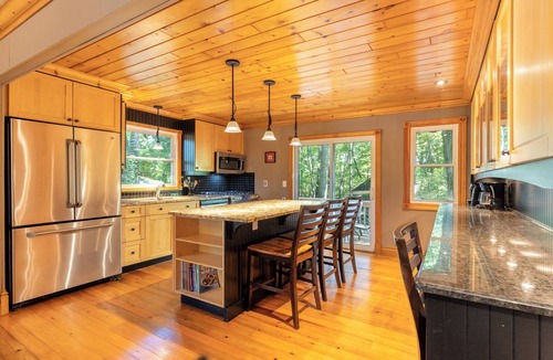 Grand Bend Cottage | Chalet style Spacious 4BR/3BA, steps from the beach Multi-family, pet friendly