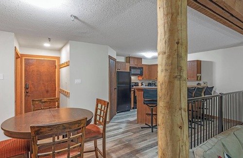 Big White Ski Resort Ski Chalet | Champagne Powder Chalet! Best Ski In/Out at Big White. Sleeps up to 7ppl.