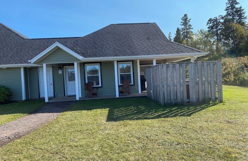 Stanley Bridge Villa | Charlee’s Haven Villa