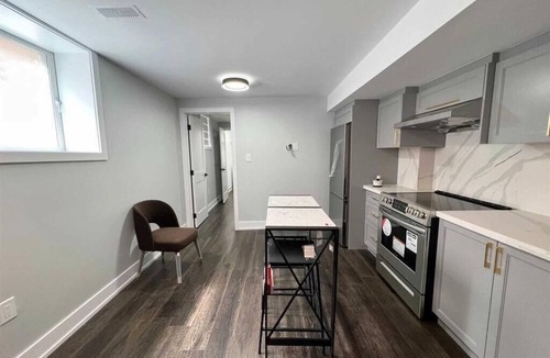 Erin Mills House | Charming 1-bedroom apartment in enchanting Mississauga with AC, WiFi