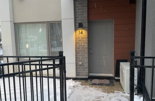 Malvern House | Charming 1-Bedroom Home Near Toronto Zoo & Transit