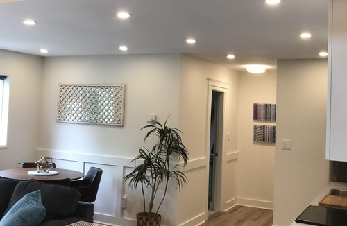 Delta Cottage | Charming 1 bedroom suite in Central Tsawwassen.