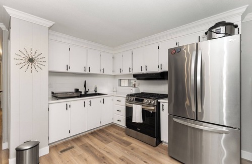 Langley House | Charming 3-bedroom bungalow in tranquil Langley Township getaway in Resort