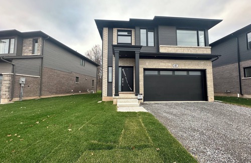 Niagara Falls House | Charming 4-bedroom house with WiFi, AC in amazing Thorold