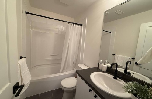 Maple Ridge House | Charming Basement Suite in Maple