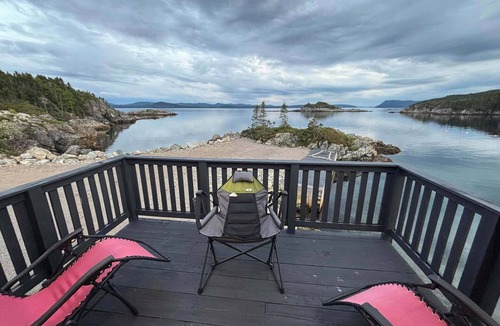 Burlington Cabin | Charming boat house by the Ocean in beautiful Smith's Harbour, NL with WiFi