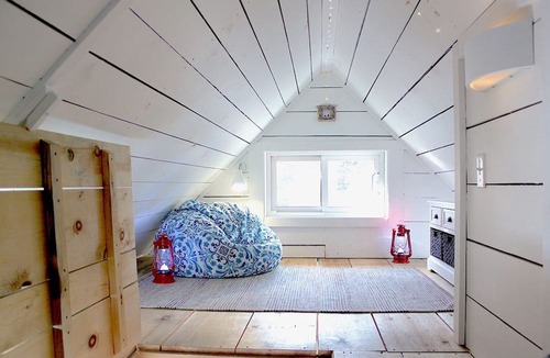 Unorganized Centre Parry Sound Cabin | Charming Cabin Rental on Deer Lake in Ontario, Canada