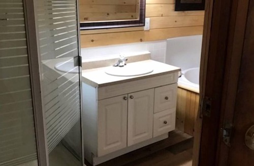 Nipissing Cottage | Charming Cottage With Breathtaking Views of Lake Nipissing, Ontario