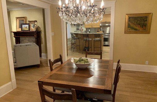 North Vancouver House | CHARMING HOME Close to Nature and City