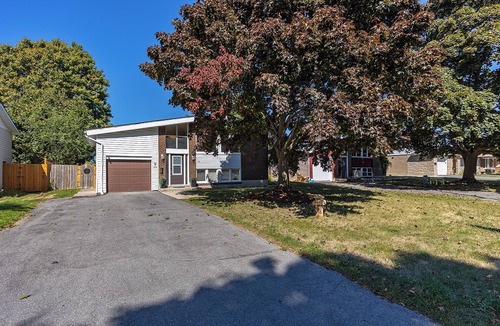 Kingston House | Charming Kingston Home w/Private Yard & Peaceful Vibes — Family Friendly!