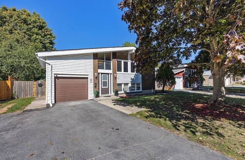 Kingston House | Charming Kingston Home w/Private Yard & Peaceful Vibes — Family Friendly!