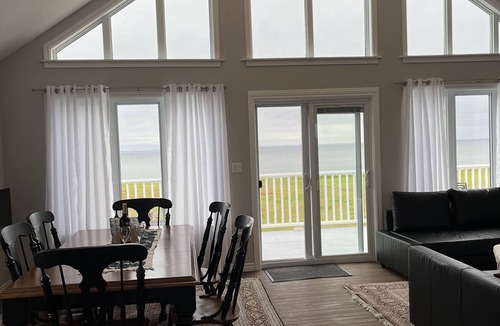 Chelton Cottage | Chelton Oceanfront Cottage