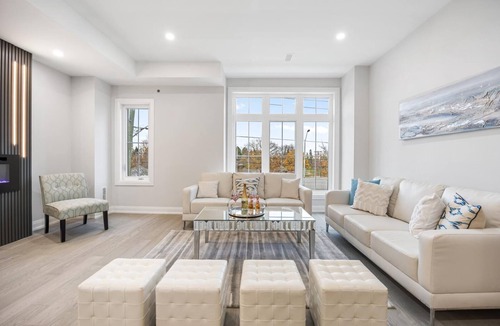 Markham House | Chic 5-Bedrooms & 4 and half Bathrooms with Elevator and Luxury Finishes