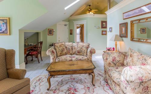 Saint John Apartment | Chipman Hill Suites - Senator Dever House