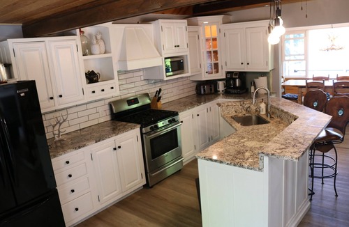 Golden Valley Cottage | CHRISTMAS AT THE COTTAGE!