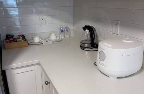 Guildford House | Clean and comfortable stay at a quiet neighbourhood