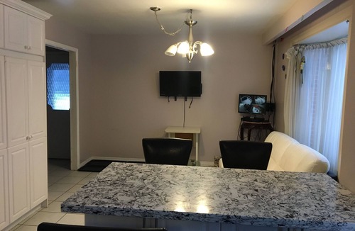 Agincourt North Bed & Breakfast | Clean and Quit