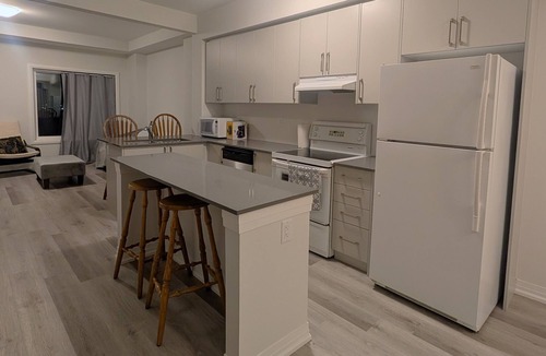 Cambridge House | Clean, spacious 3 bedroom townhouse. Family friendly, relaxing stay free Wifi.