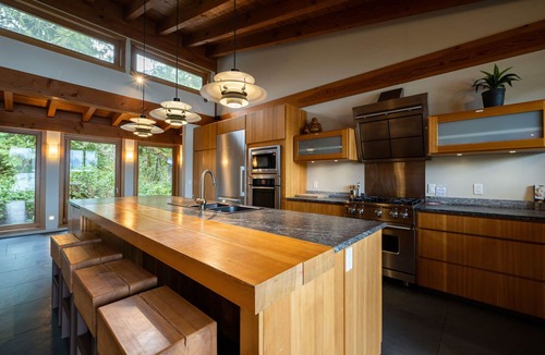 Tofino House | Coastal View-Rated top place to stay on the inlet!
