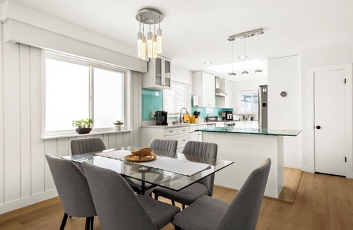 Knight House | Comfort & Privacy in Central Vancouver—Perfect for Families or Groups
