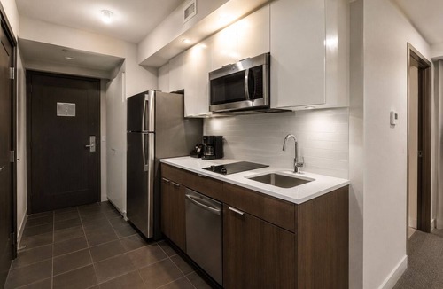 Fashion District Apartment | Comfortable 1BR Downtown Condo - Near Top Toronto Sights!
